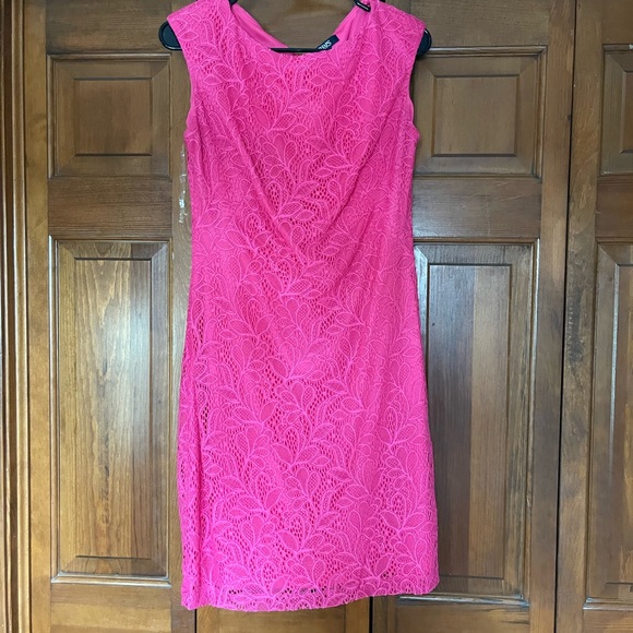 chaps pink dress Chaps Lace Sheath Dress Womens 12 Pink Excellent Floral Cap Sleeve Boat Neck